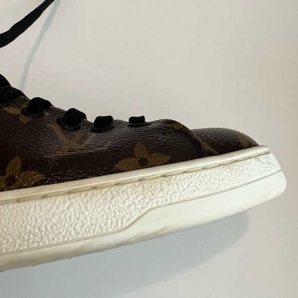 Louis Vuitton LV Monogram Frontrow Sneaker Brown - Picture 16 of 16